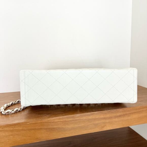 Chanel white caviar maxi flap bag champagne gold hardware with box and receipt - Picture 13 of 16